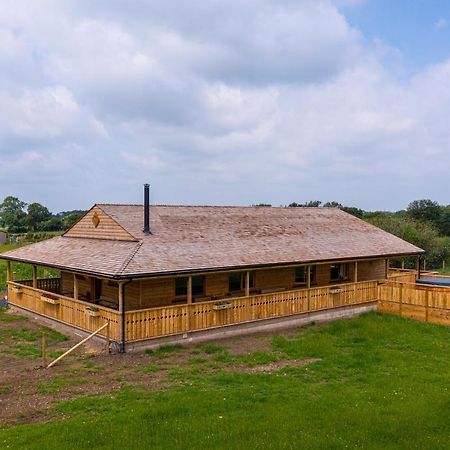 Luxury Log Cabin With A Hot Tub Stone  Dış mekan fotoğraf