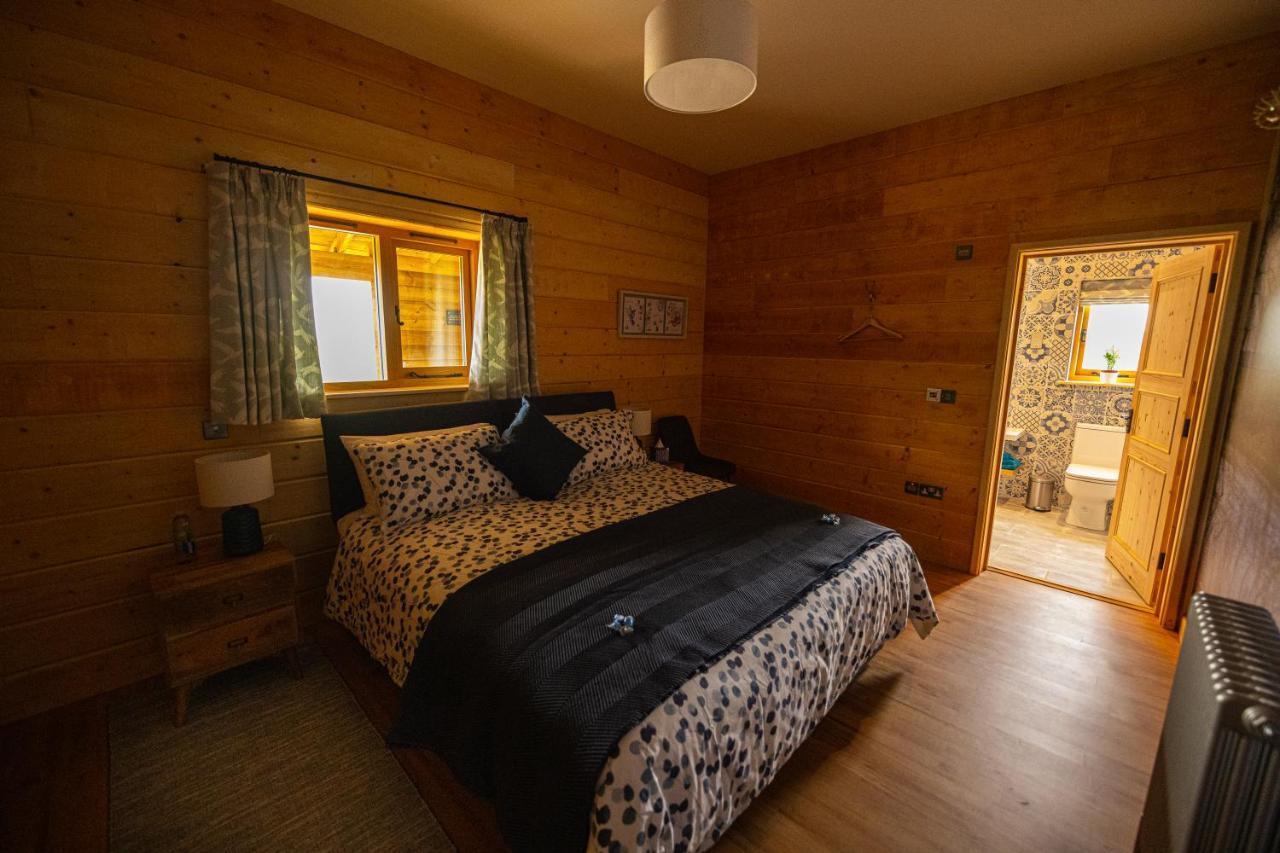 Luxury Log Cabin With A Hot Tub Stone  Dış mekan fotoğraf