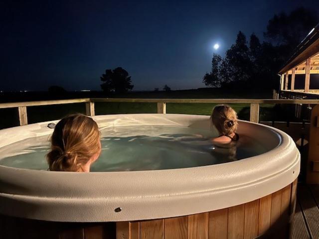 Luxury Log Cabin With A Hot Tub Stone  Dış mekan fotoğraf